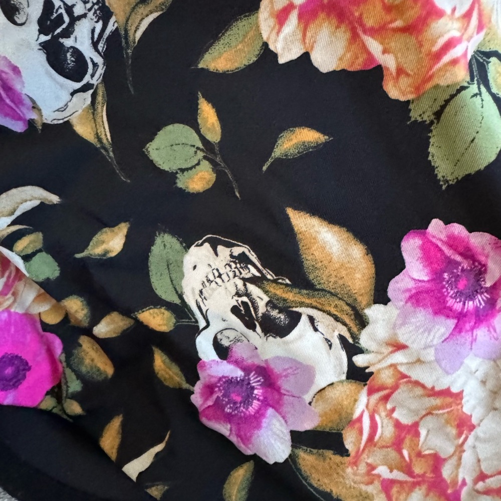 Torrid Curve Black Floral and Skull Bra Size 40 DDD - Picture 6 of 9